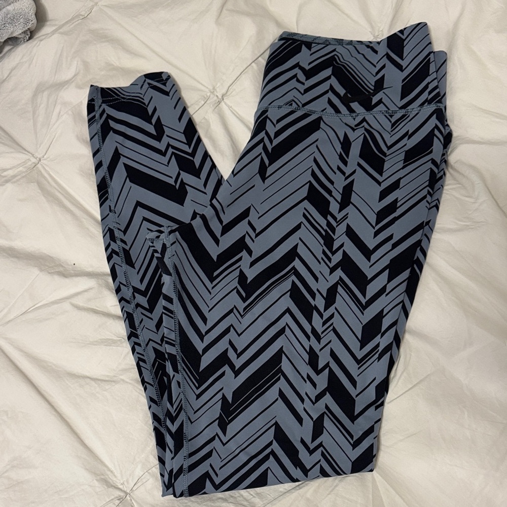 Nike Dri-FIT Black and Gray Leggings NWOT large